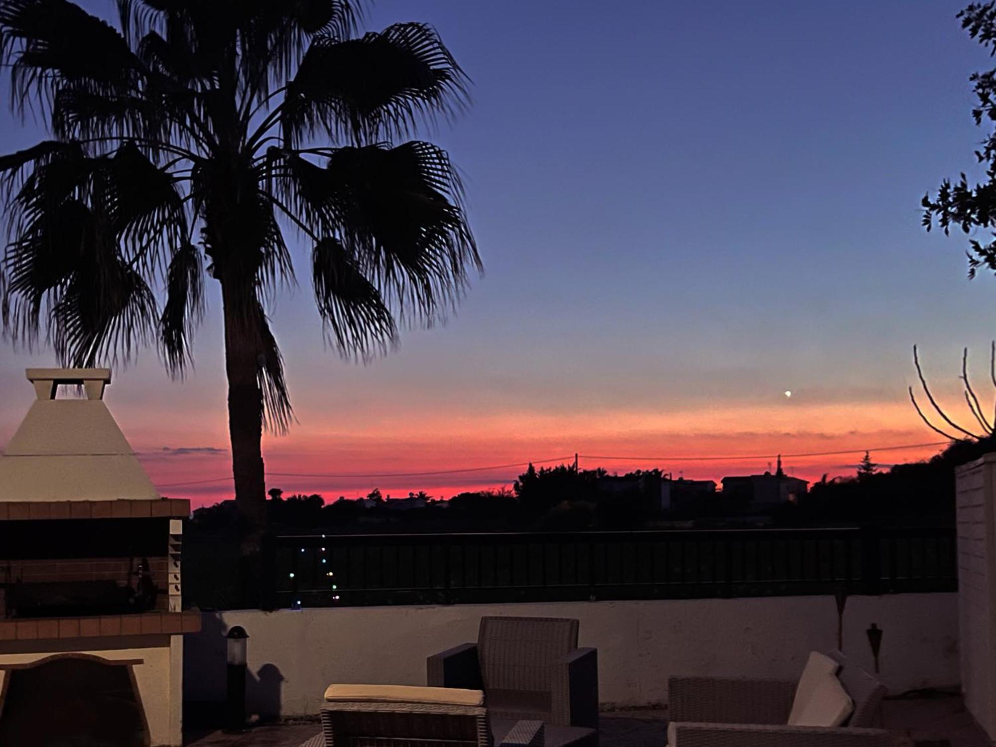 Sunset Pearl Holiday Villa アヤナパ エクステリア 写真