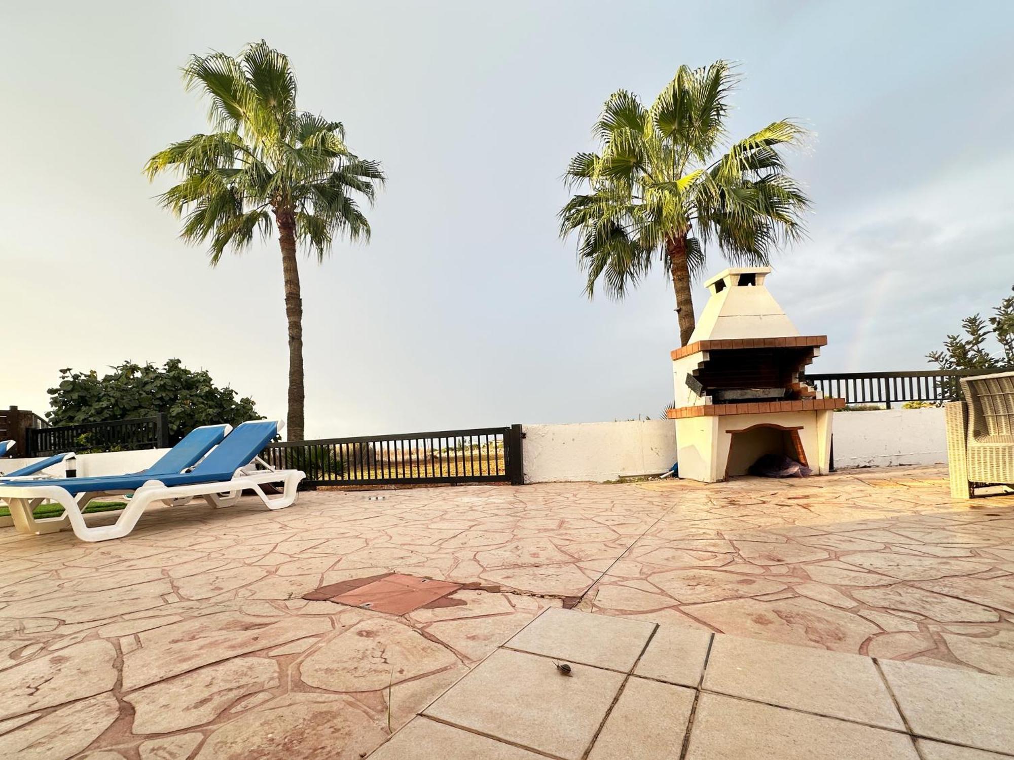 Sunset Pearl Holiday Villa アヤナパ エクステリア 写真